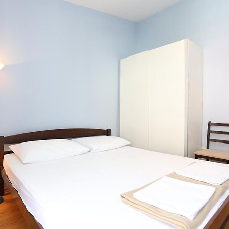 Apartments By The Sea Nemira, Omis - 17039 Tice الغرفة الصورة
