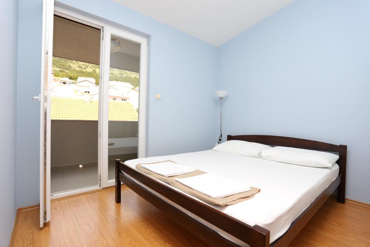 Apartments By The Sea Nemira, Omis - 17039 Tice المظهر الخارجي الصورة