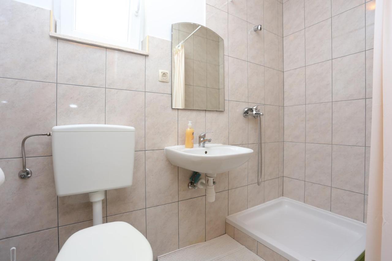 Apartments By The Sea Nemira, Omis - 17039 Tice المظهر الخارجي الصورة