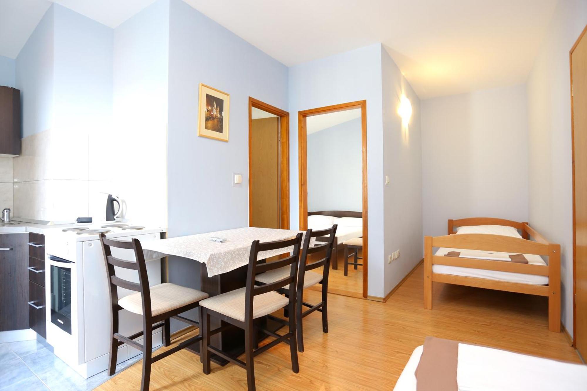 Apartments By The Sea Nemira, Omis - 17039 Tice الغرفة الصورة