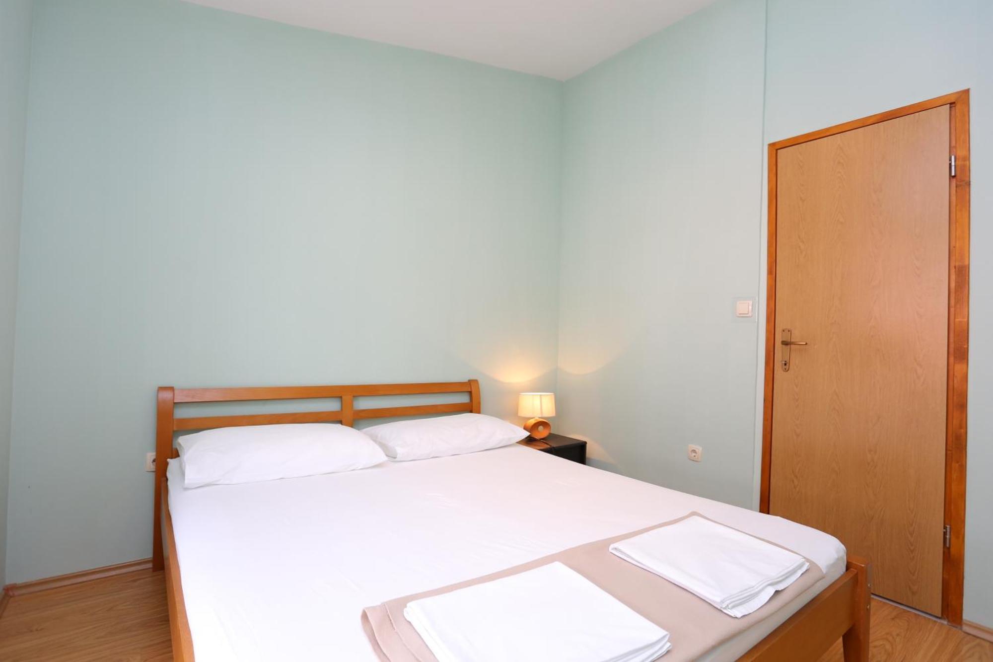 Apartments By The Sea Nemira, Omis - 17039 Tice الغرفة الصورة